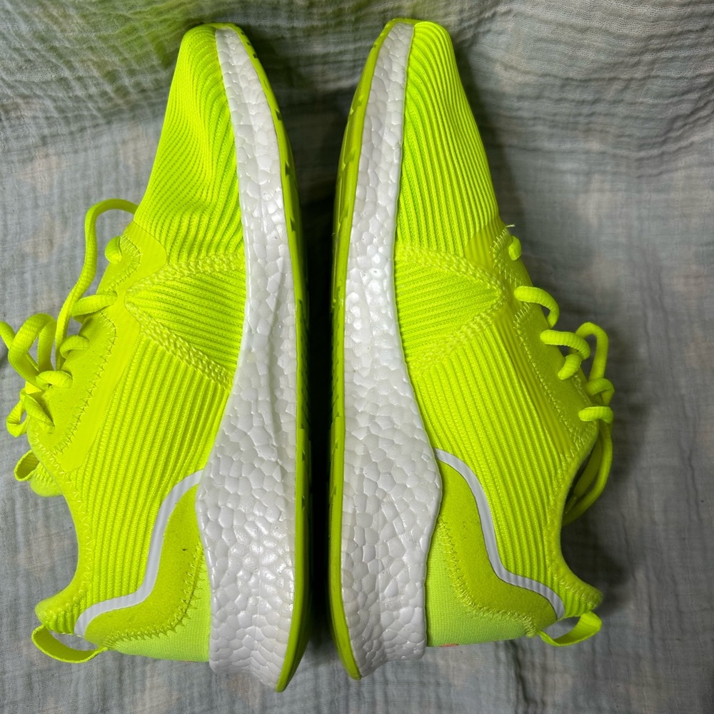 Neon Yellow Puma Running Shoes Soft Foam - Picture 6 of 7